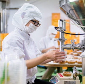 食品工場のライン作業